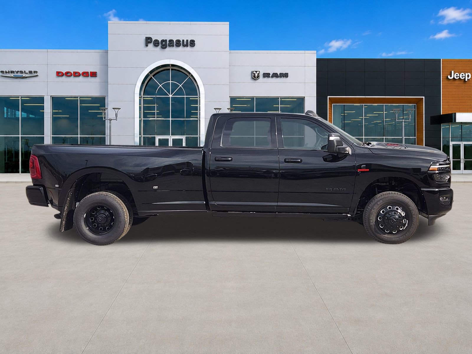 New 2026 RAM 3500 Laramie AWD/4WD image 7
