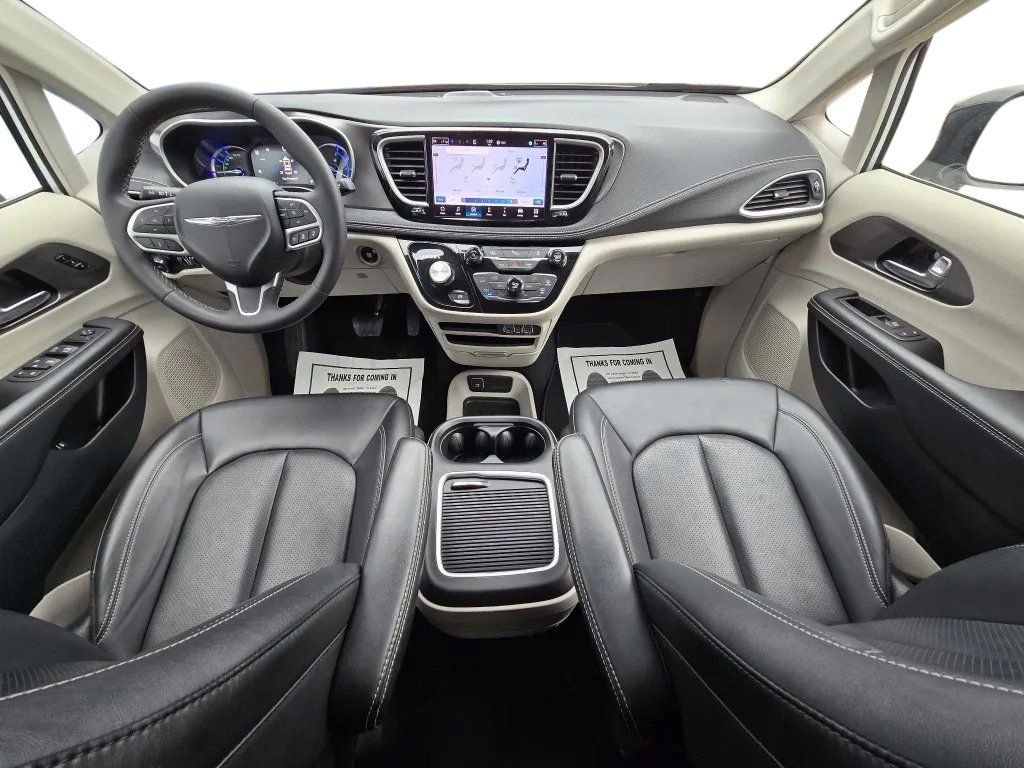 Used 2024 Chrysler Pacifica Select FWD image 10