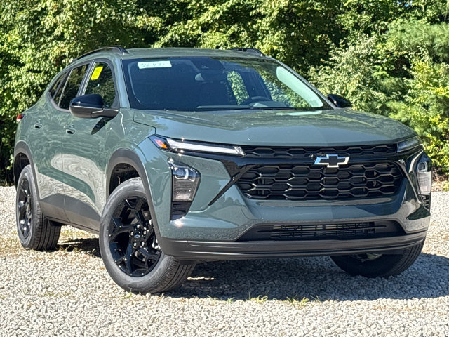 New 2026 Chevrolet Trax LT w/ Driver Confidence Package FWD image 2