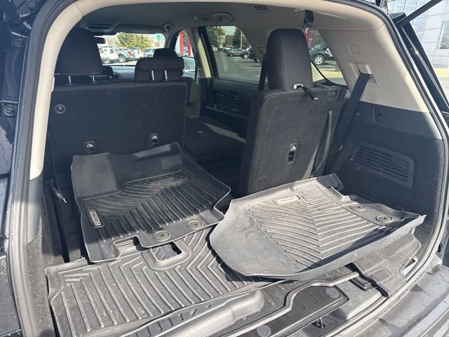 Certified 2024 Nissan Pathfinder SV w/ Black Appearance Package image 11