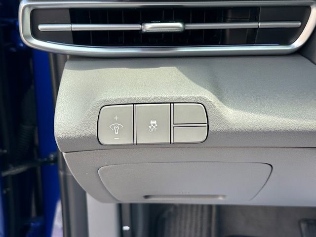 Used 2025 Hyundai Elantra SEL FWD image 19