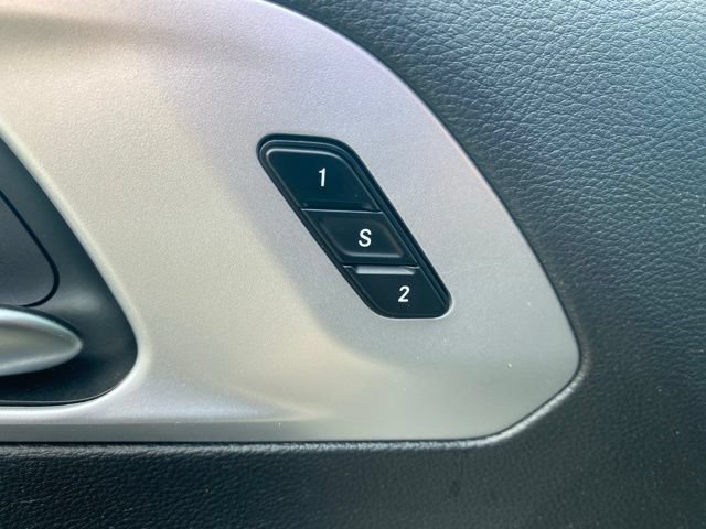 Used 2025 Chrysler Pacifica Limited FWD image 15