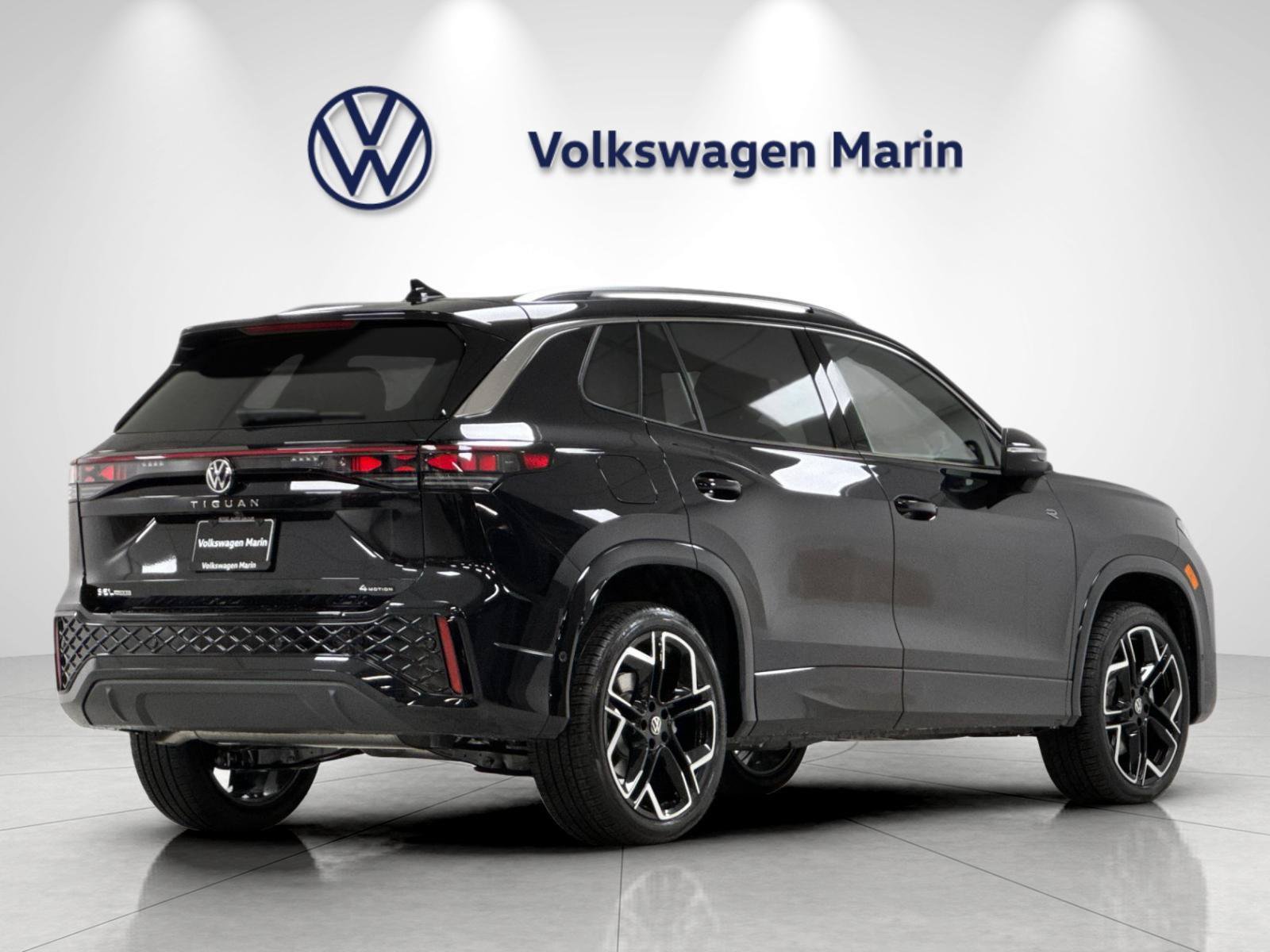 New 2026 Volkswagen Tiguan SEL R-Line AWD/4WD image 5