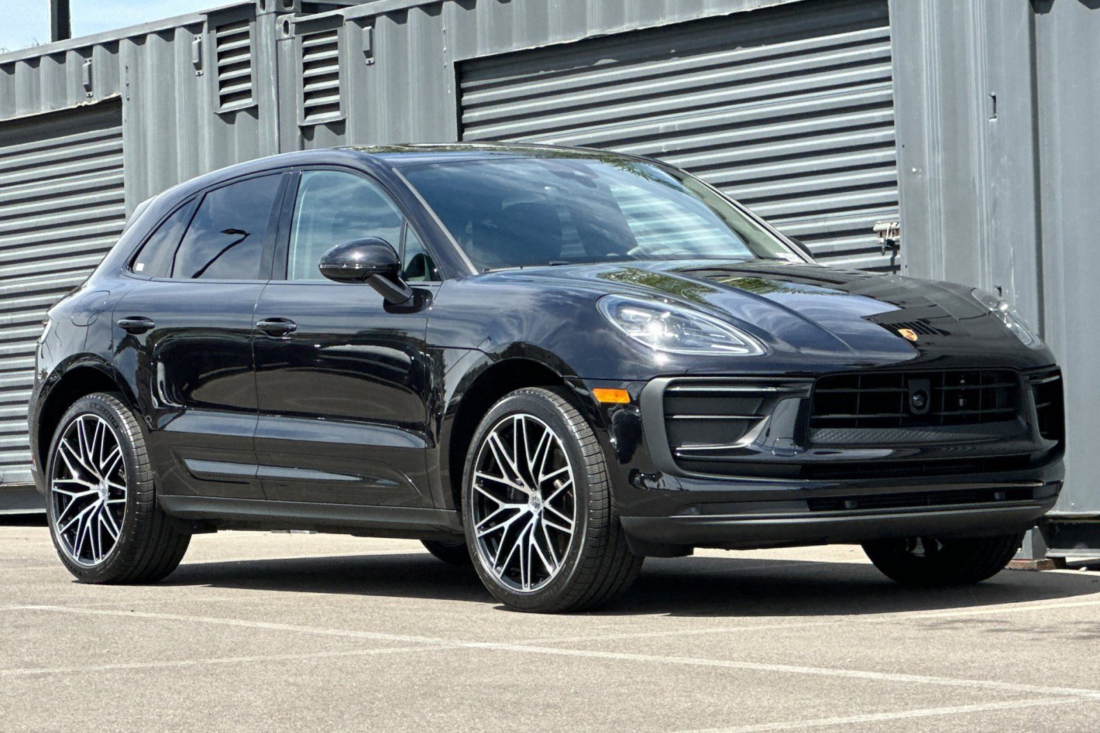 Certified 2026 Porsche Macan AWD/4WD image 10
