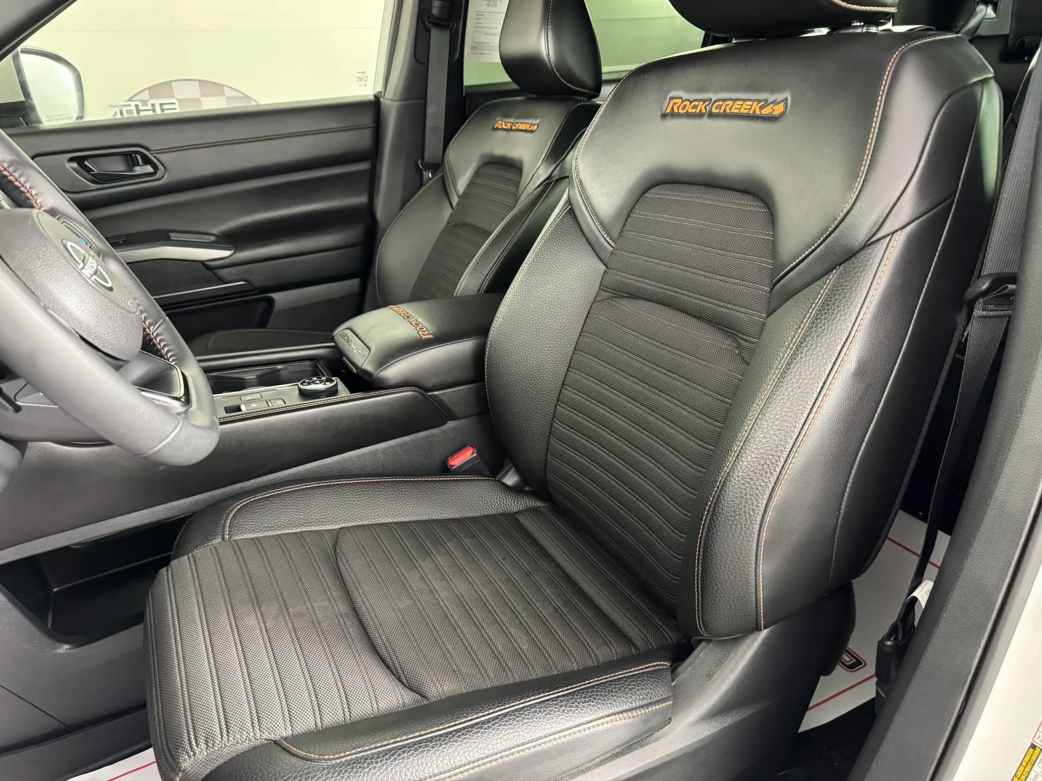 Used 2025 Nissan Pathfinder Rock Creek AWD/4WD image 31