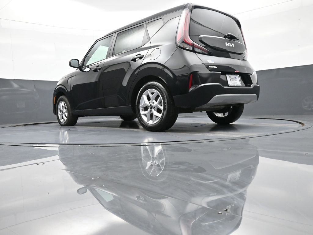 Certified 2025 Kia Soul LX w/ LX Technology Package image 31