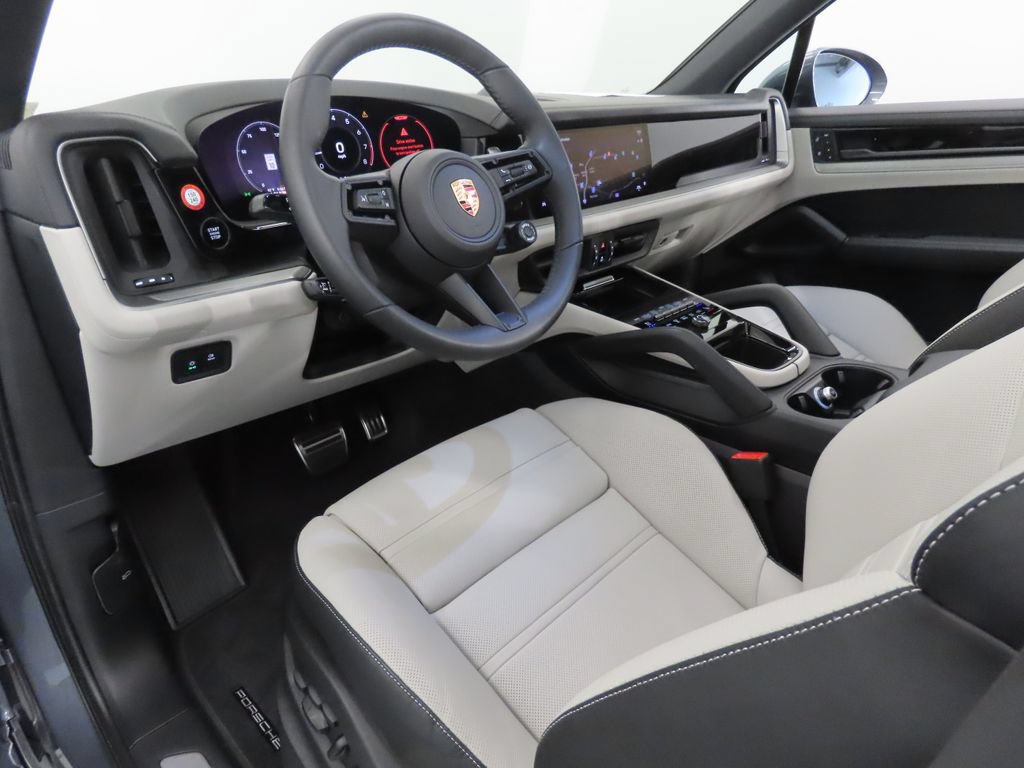 Certified 2026 Porsche Cayenne S AWD/4WD image 4