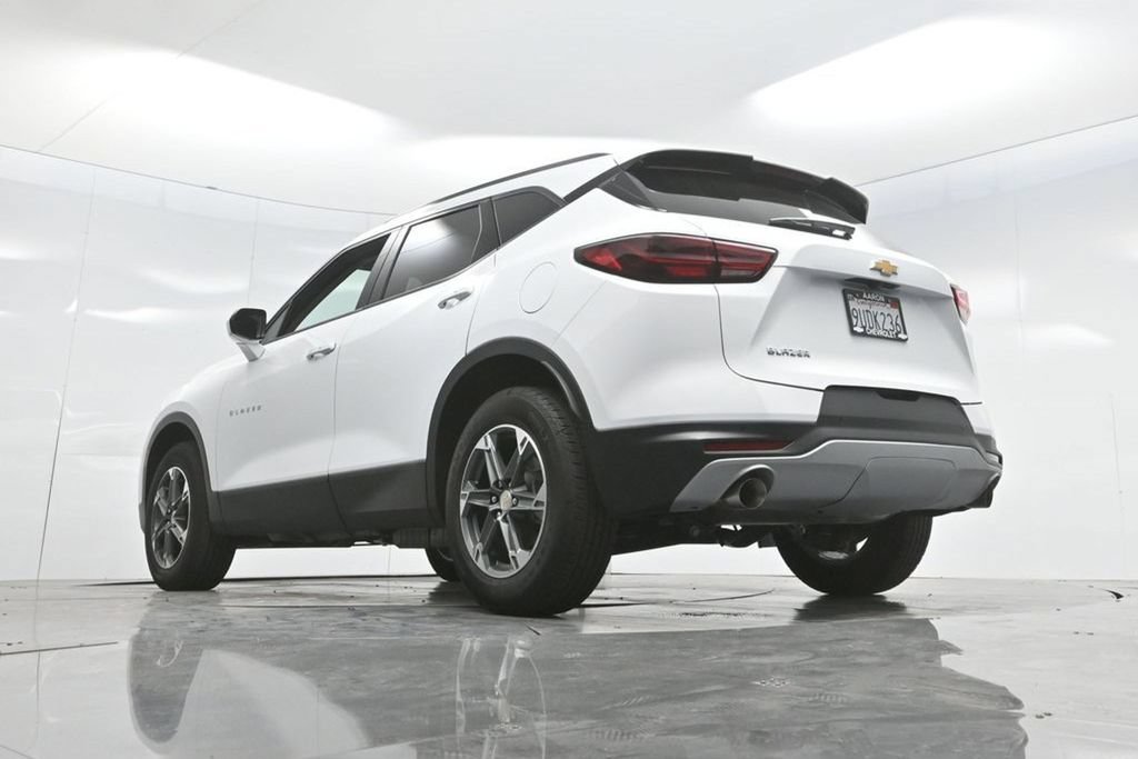 New 2025 Chevrolet Blazer LT w/ Convenience Package FWD image 71