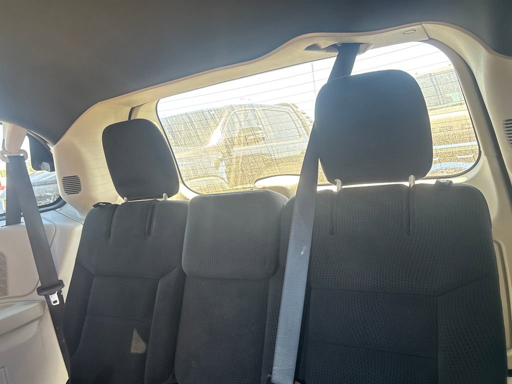 Used 2016 Dodge Grand Caravan SE image 4