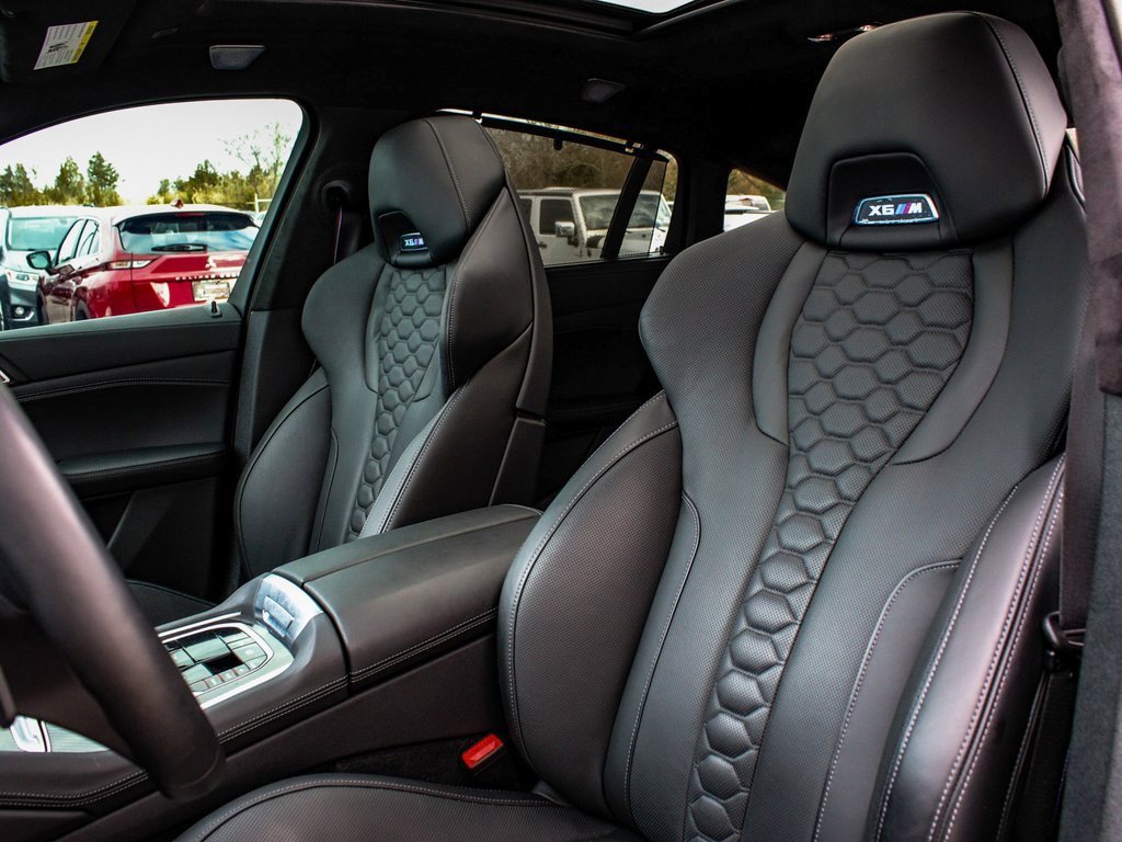 Used 2025 BMW X6 M Competition w/ Executive Package image 35