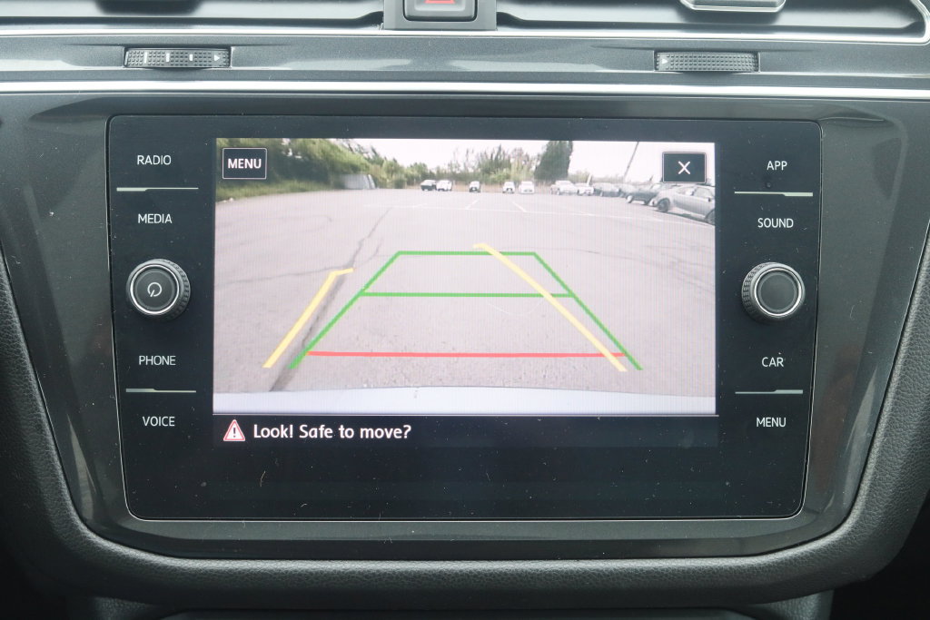 Used 2019 Volkswagen Tiguan SE w/ Panoramic Sunroof Package AWD/4WD image 13