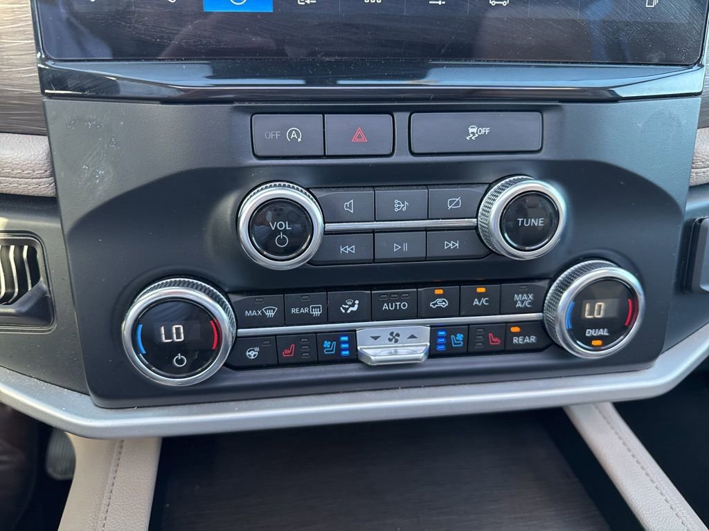 Used 2024 Ford Expedition Max Limited image 13