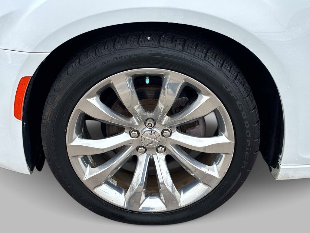 Used 2019 Chrysler 300 Touring w/ Quick Order Package 2EF image 17