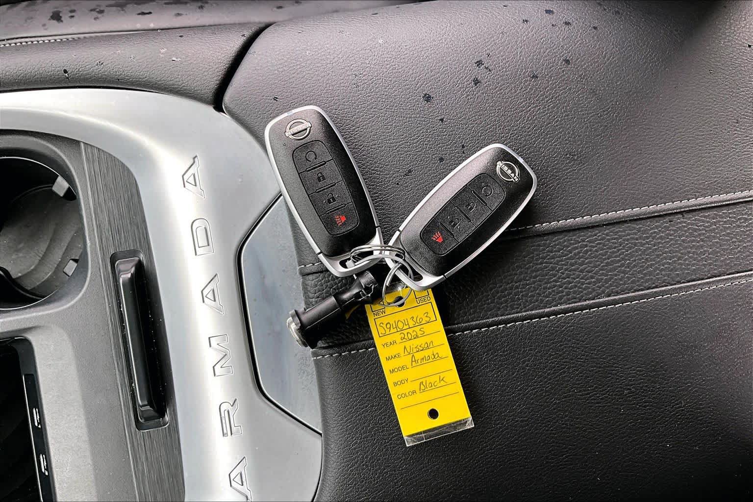 Used 2025 Nissan Armada SV AWD/4WD image 15