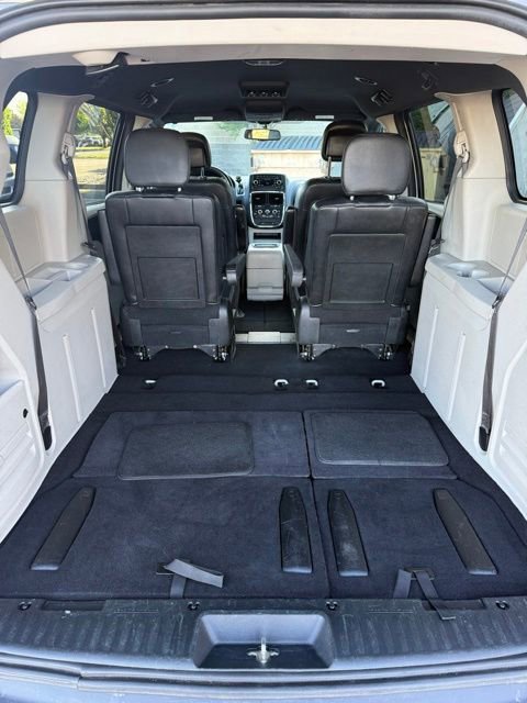 Used 2017 Dodge Grand Caravan SXT FWD image 10