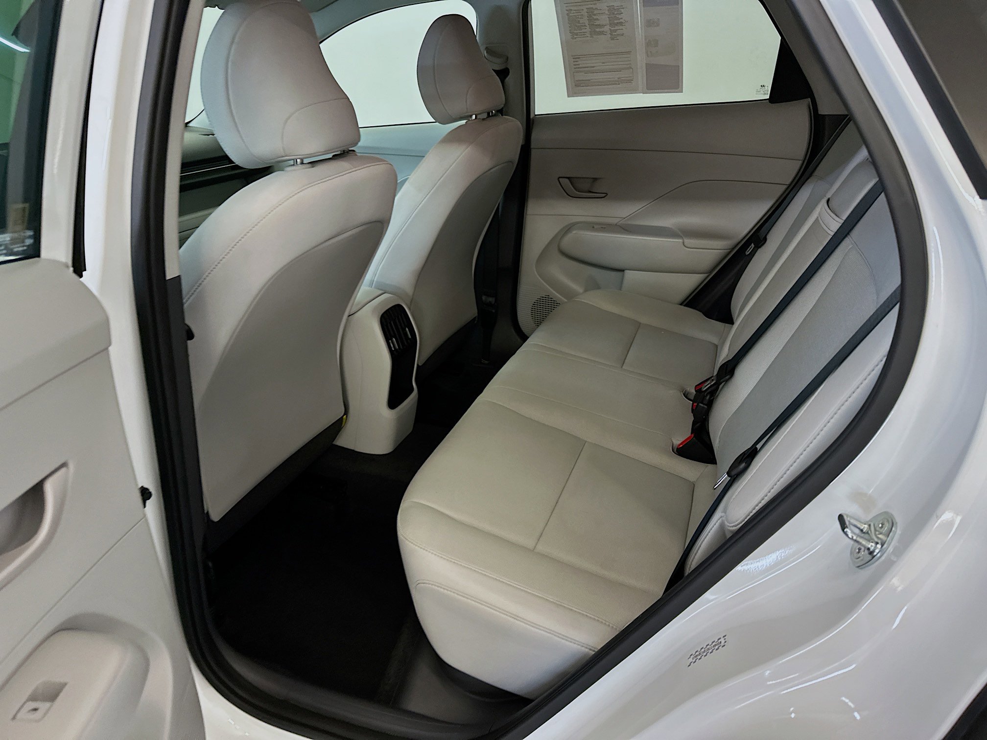 Used 2024 Hyundai Kona SEL image 29