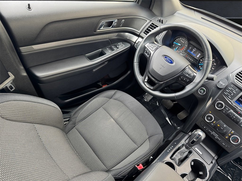 Used 2019 Ford Explorer XLT image 15