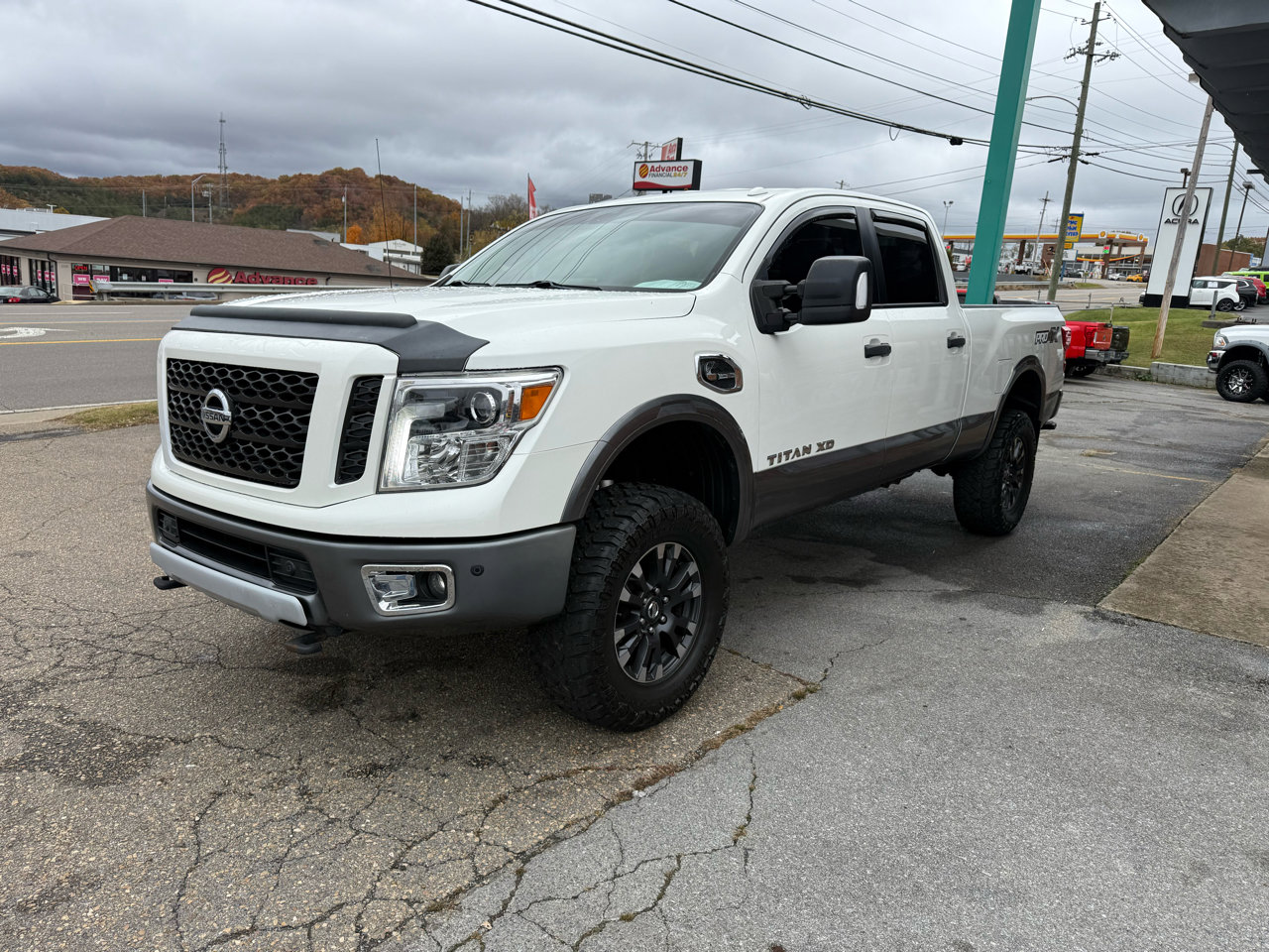 Used 2017 Nissan Titan PRO-4X image 7