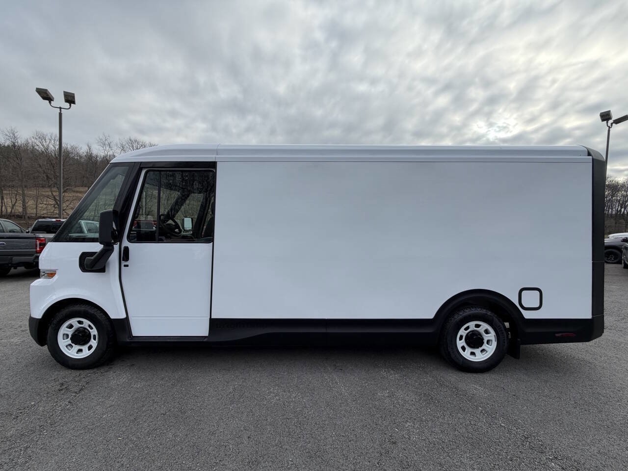 Used 2025 Chevrolet Brightdrop 600 image 2