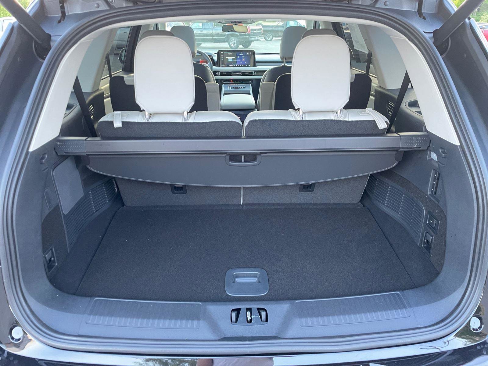 New 2026 Lincoln Aviator AWD image 16
