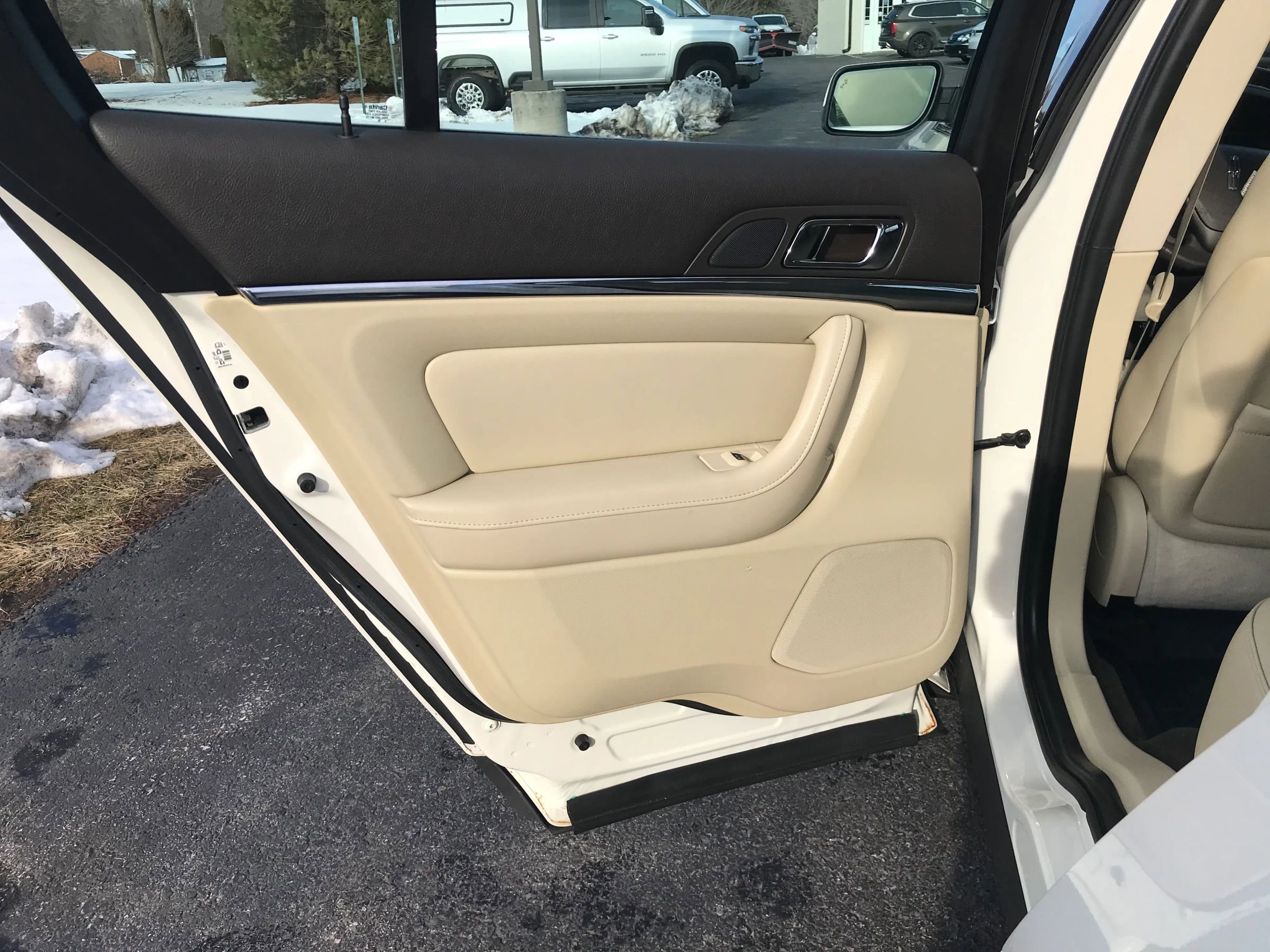 Used 2013 Lincoln MKS Sedan 4D image 31