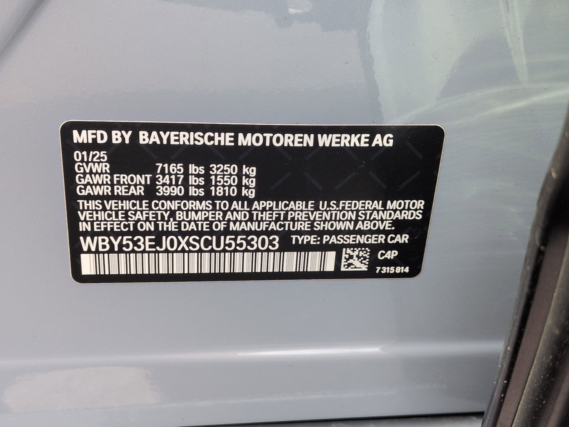 Used 2025 BMW i7 xDrive60 w/ Executive Package image 35