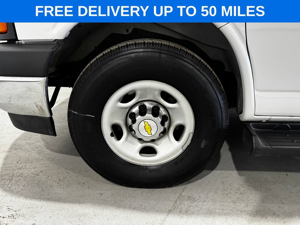 Used 2025 Chevrolet Express 3500 LT w/ LT Preferred Equipment Group RWD image 6
