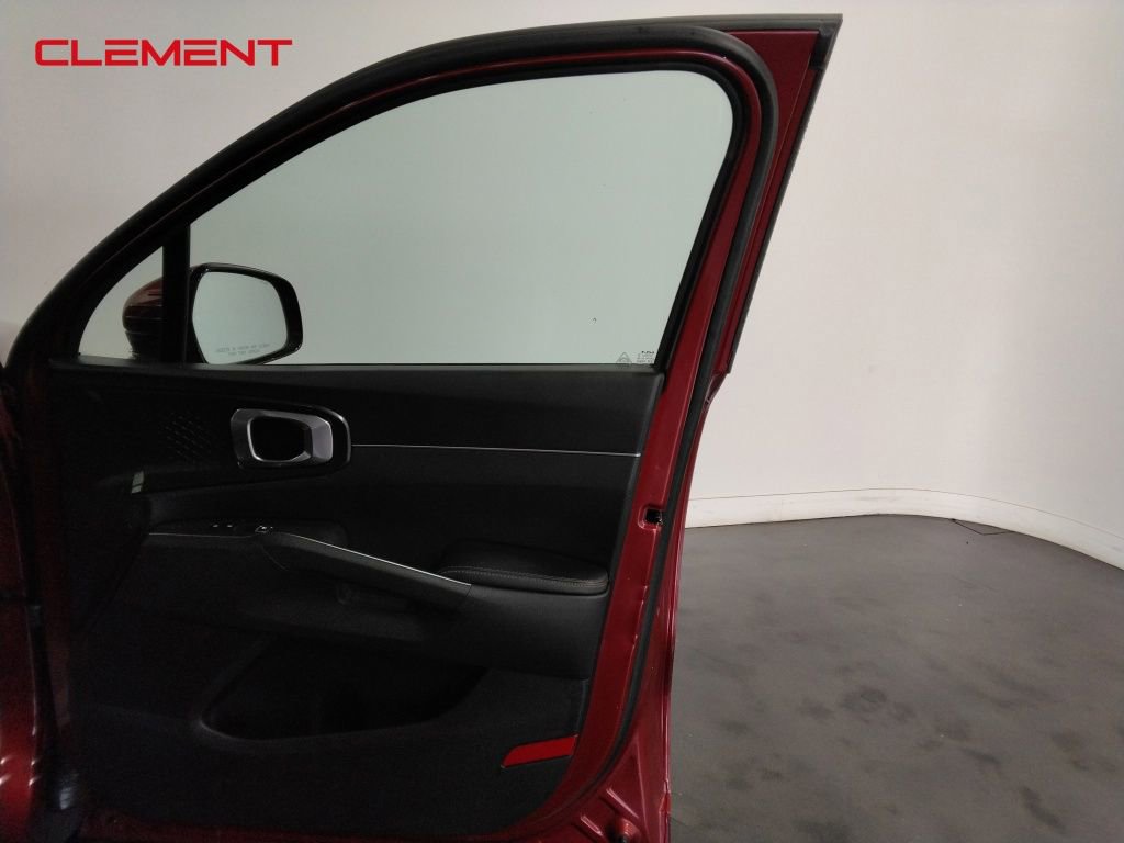 Used 2022 Kia Sorento LX image 32