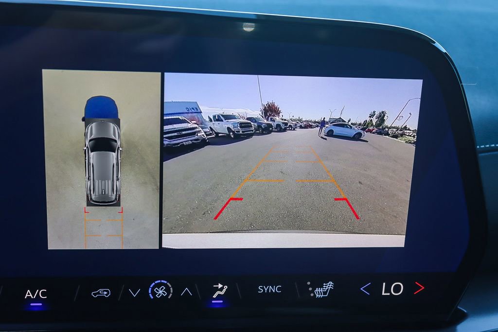 New 2026 Chevrolet Traverse LT w/ Enhanced Driving Package image 23