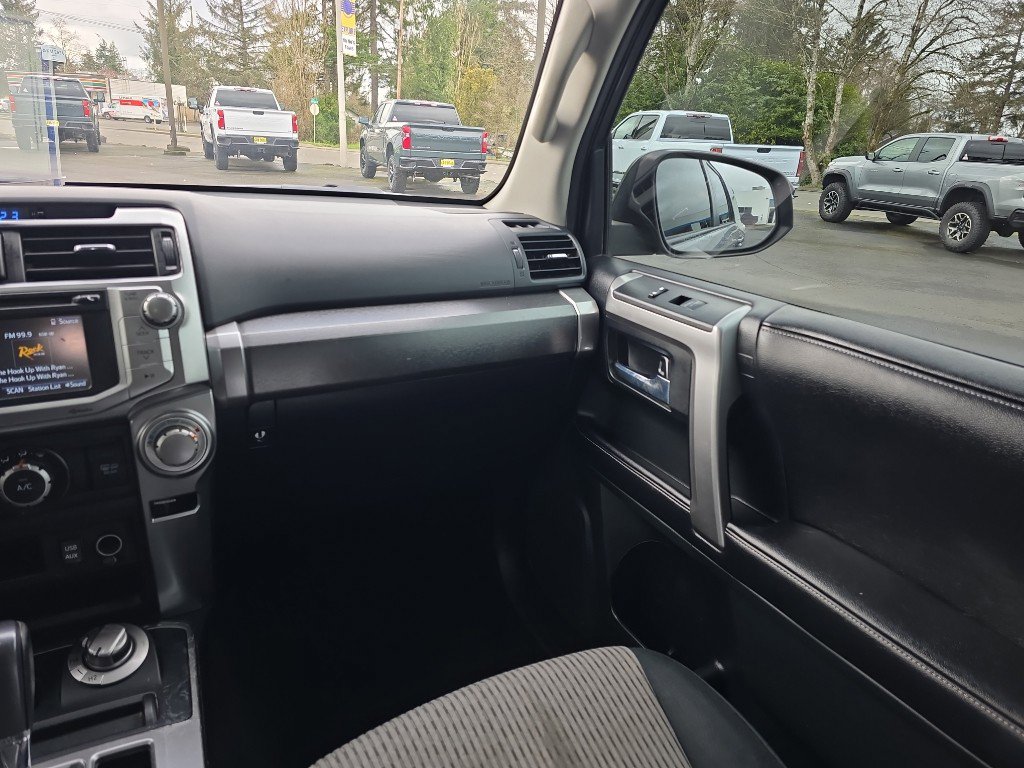 Used 2016 Toyota 4Runner SR5 image 21