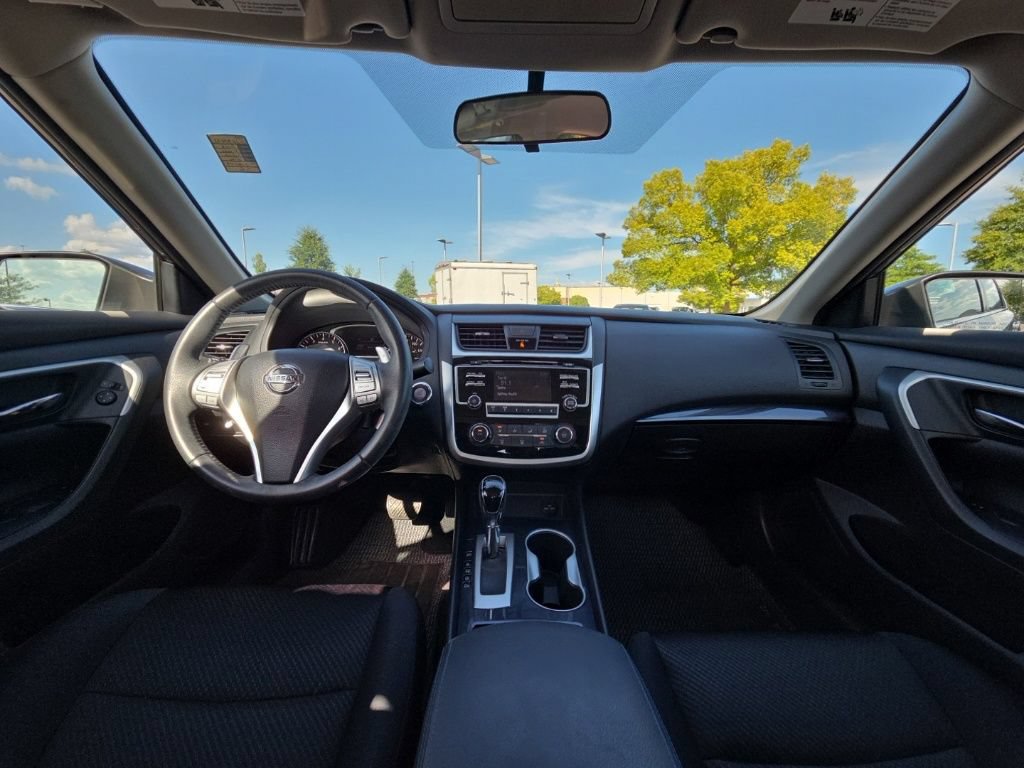 Used 2018 Nissan Altima 2.5 SR FWD image 12