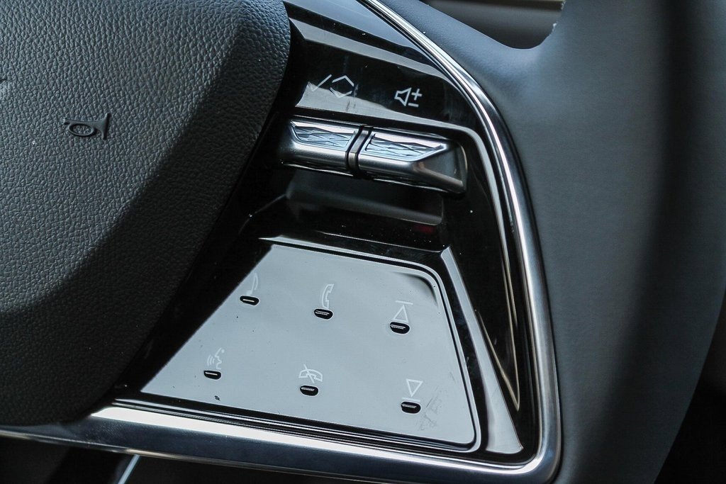 New 2025 Cadillac Lyriq Sport image 17