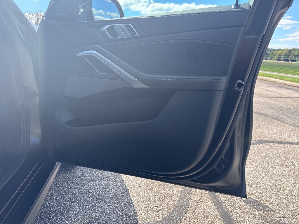 Used 2024 BMW X6 M60i AWD/4WD image 15