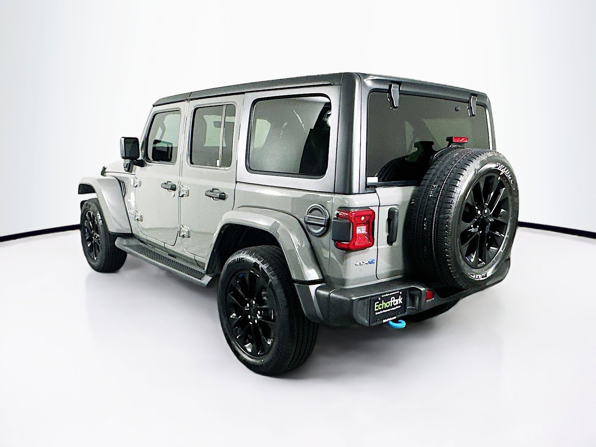 Used 2023 Jeep Wrangler Unlimited Sahara AWD/4WD image 5