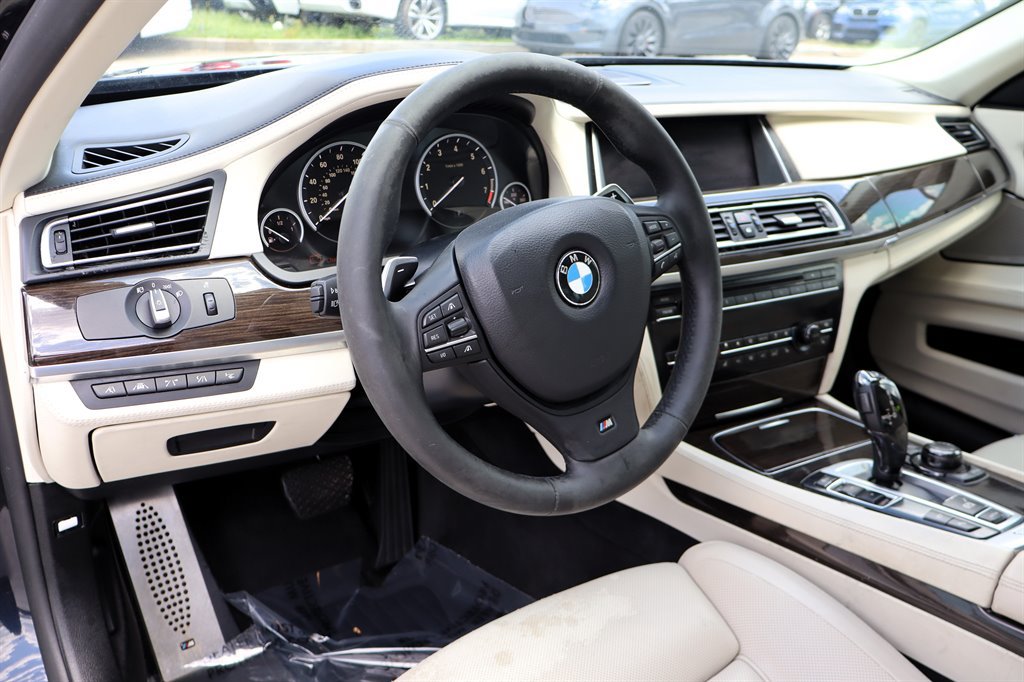Used 2013 BMW 750Li RWD image 16