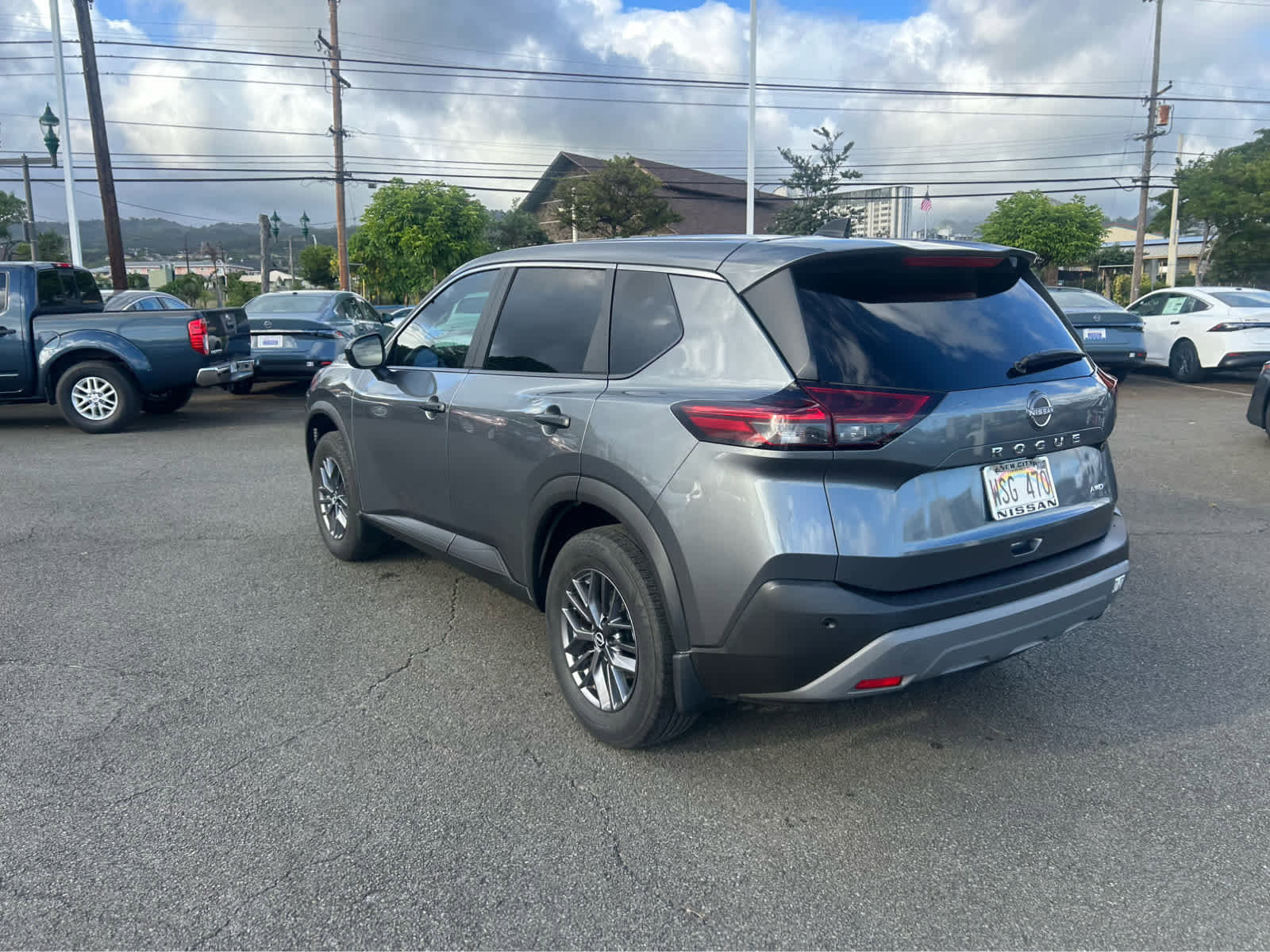 Used 2023 Nissan Rogue S AWD/4WD image 4