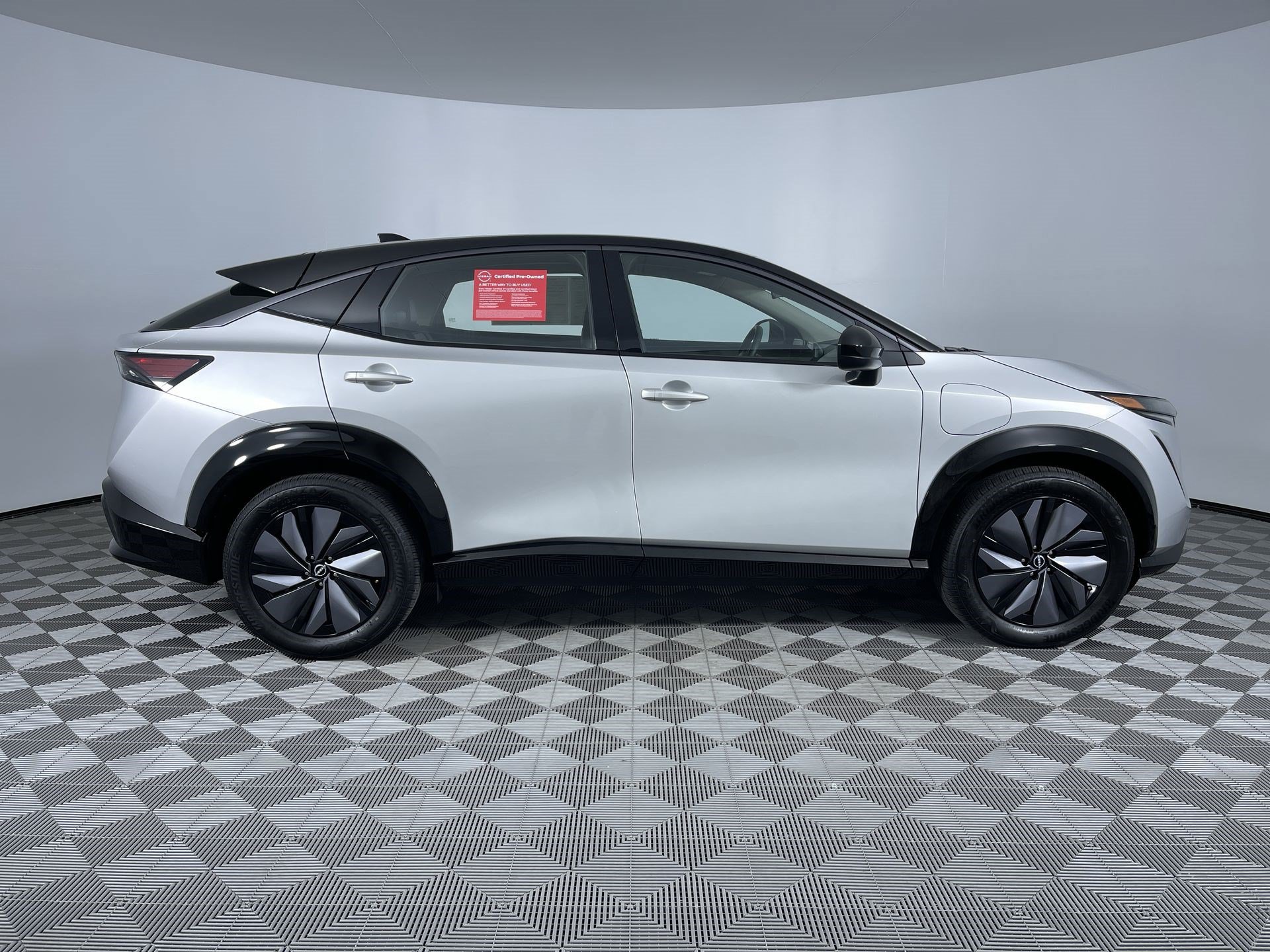 Certified 2023 Nissan Ariya AWD image 10