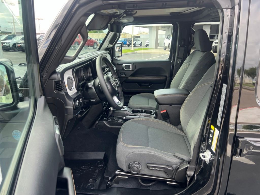 Used 2025 Jeep Wrangler Backcountry 4xe AWD/4WD image 22
