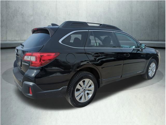 Used 2019 Subaru Outback 2.5i Premium image 6