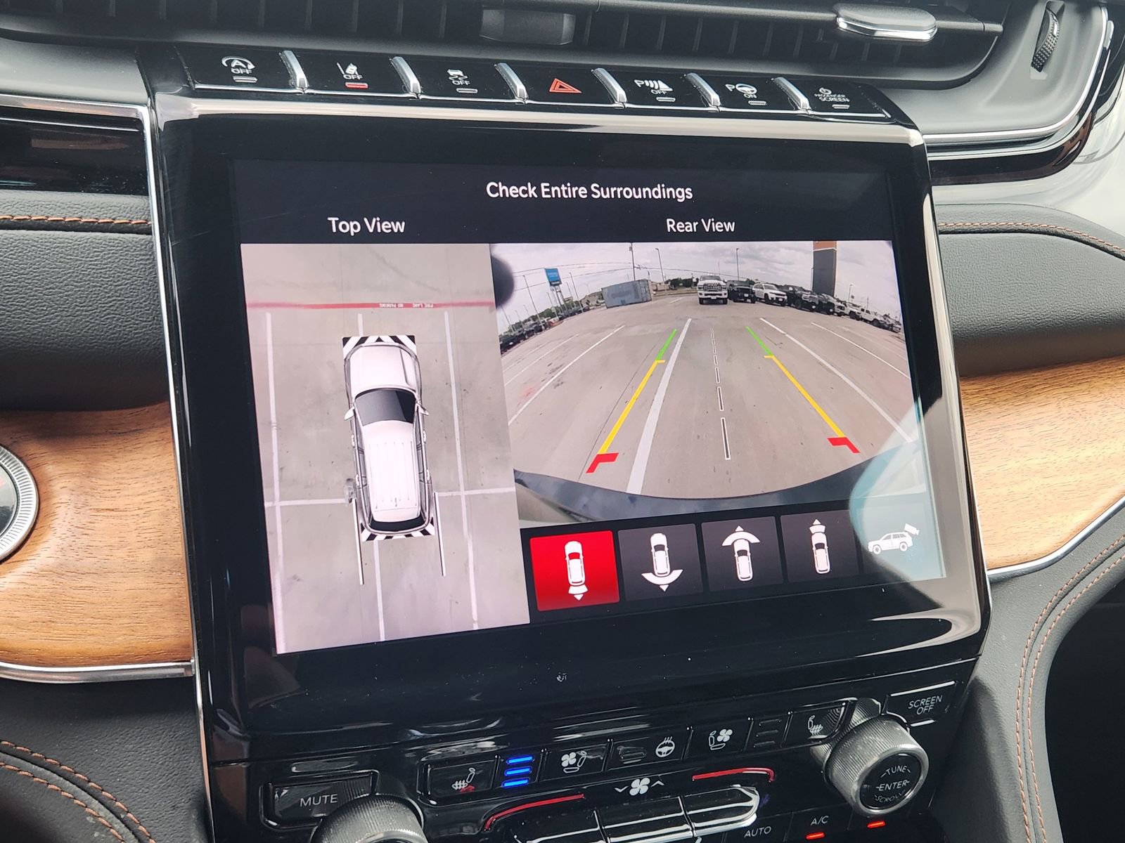 Used 2025 Jeep Grand Cherokee L Summit w/ Advanced Protech Group IV image 20