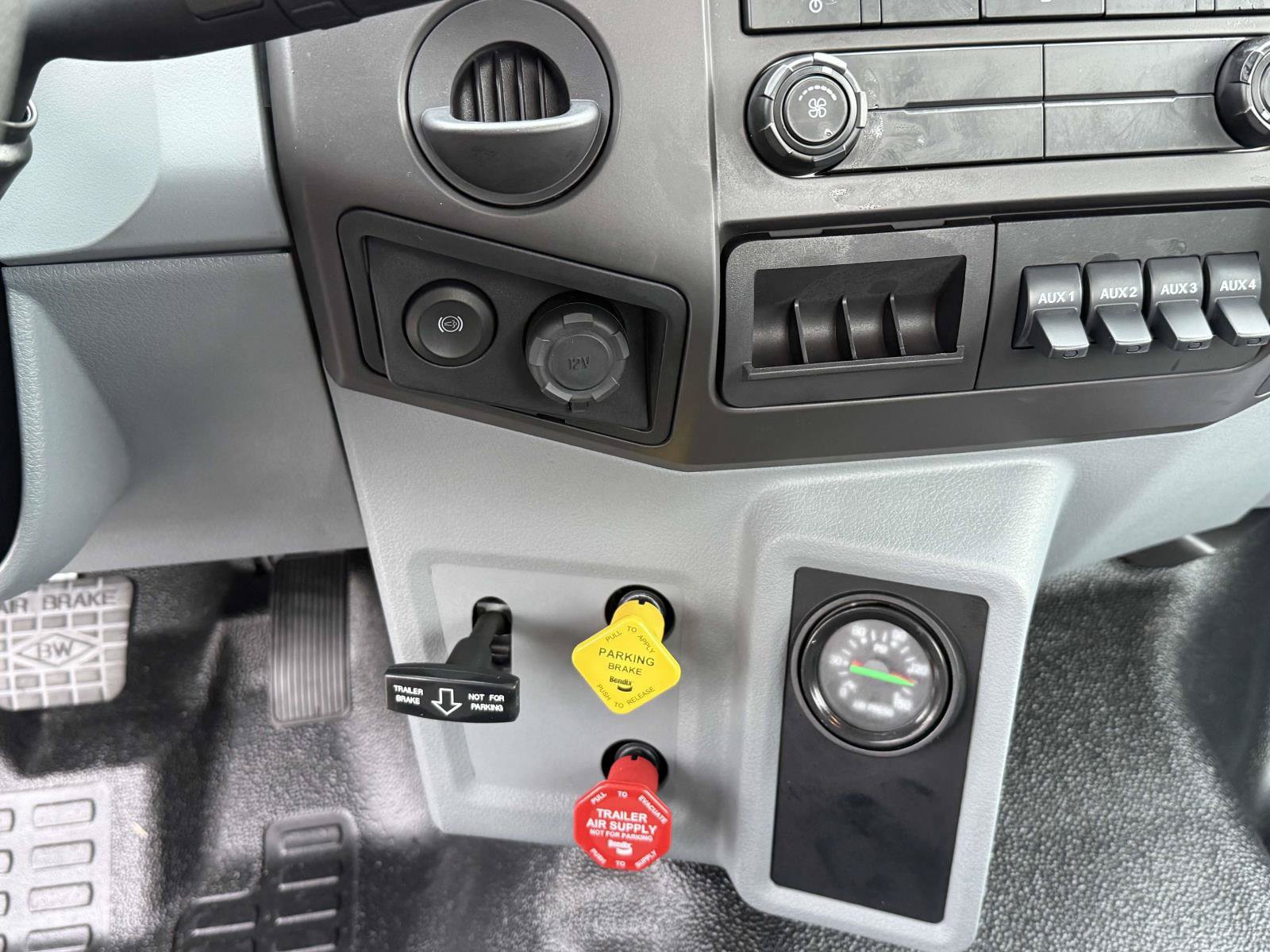 New 2025 Ford F750 2WD Regular Cab Super Duty image 15