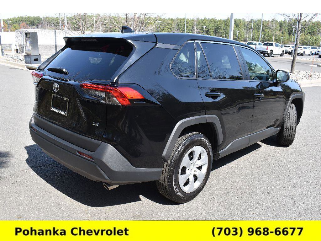 Used 2024 Toyota RAV4 LE image 7