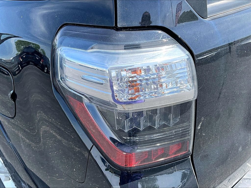 Used 2017 Toyota 4Runner SR5 Premium AWD/4WD image 29