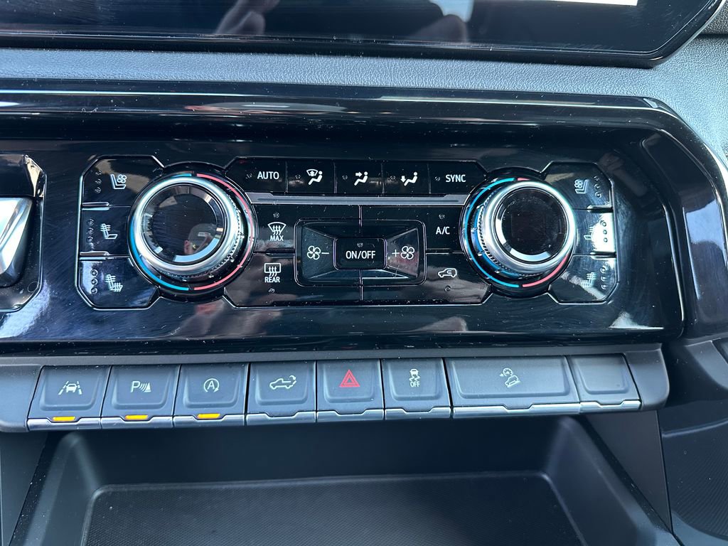 Used 2025 GMC Sierra 1500 AT4 w/ AT4 Premium Package image 16