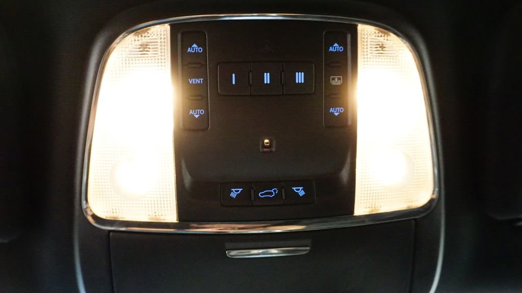 Certified 2017 Jeep Grand Cherokee Overland image 39