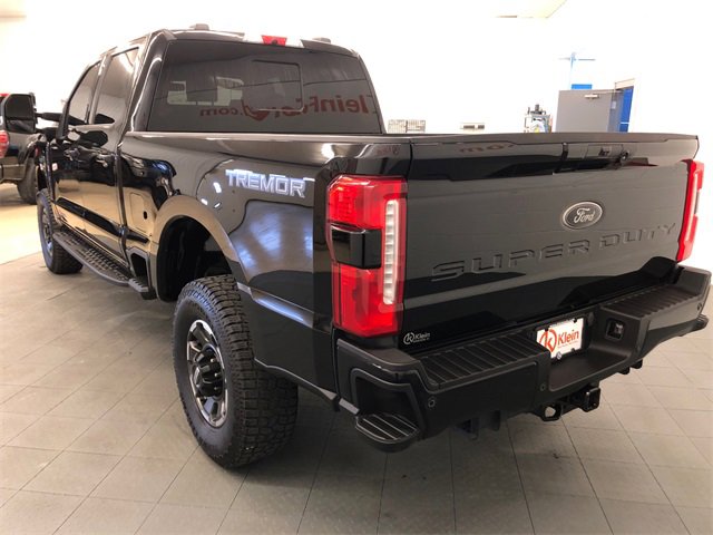 Used 2023 Ford F250 XLT w/ Black Appearance Package image 6