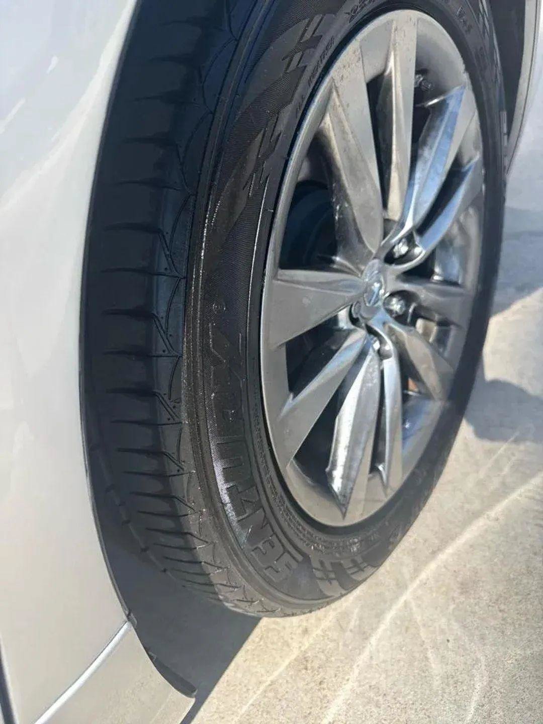 Used 2014 Lexus LS 460 w/ Comfort Package RWD image 17