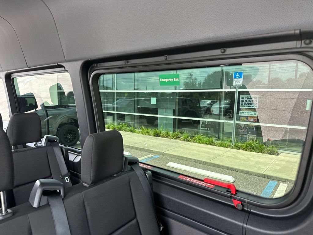 Used 2025 Mercedes-Benz Sprinter 2500 image 4