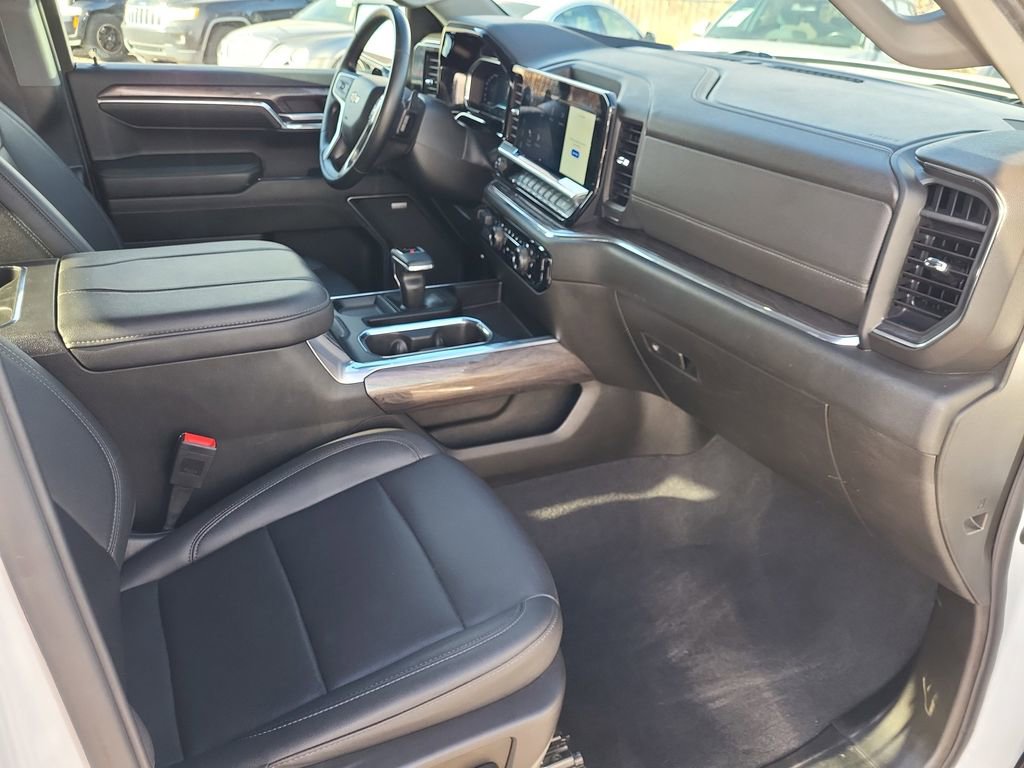 Used 2024 Chevrolet Silverado 1500 LTZ image 15