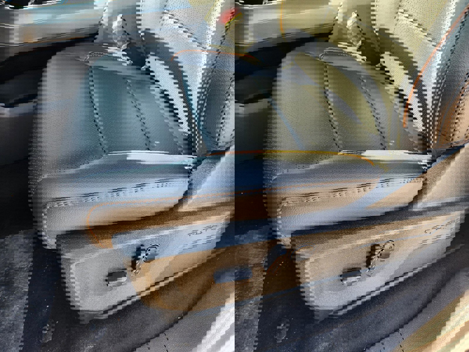 New 2025 Ford F150 Lariat w/ Equipment Group 501A Mid image 17